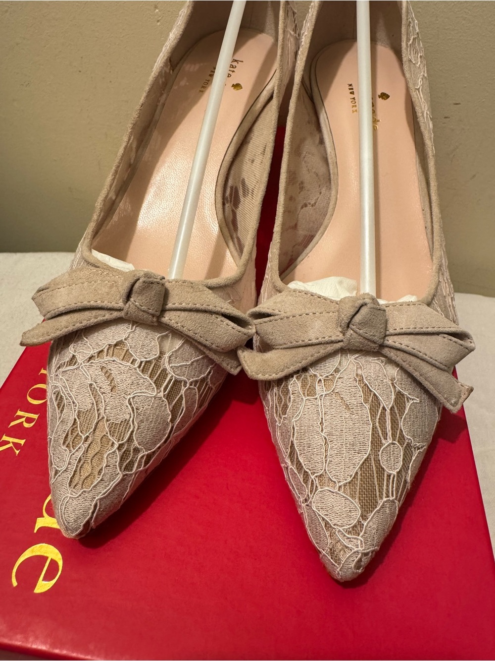 BNIB Kate Spade Madelaine Too Lace Pumps Blush Suede Heels 7.5 Made in Italy